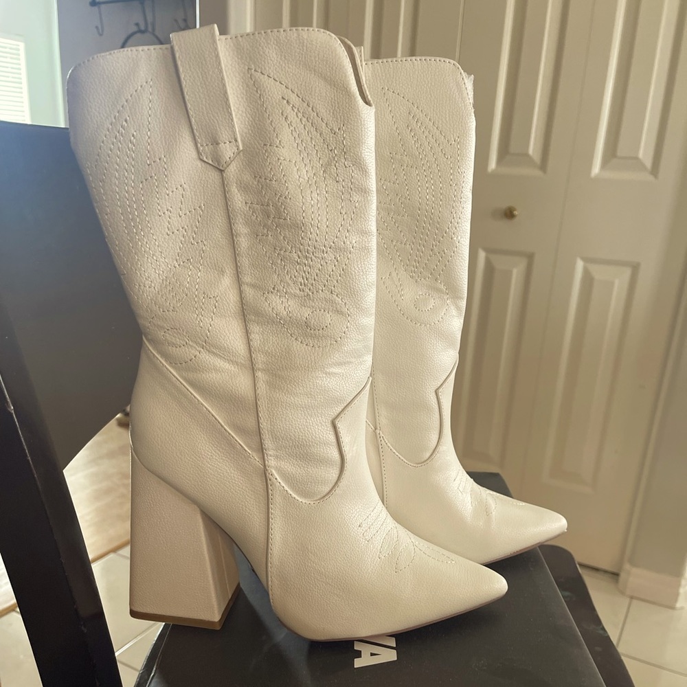 White cowgirl boots